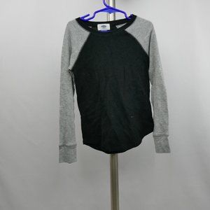 grey black long sleeve shirt
